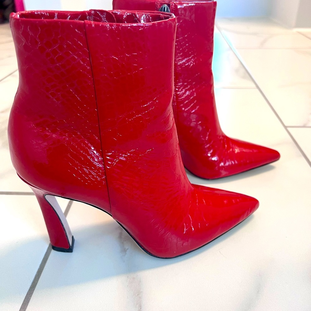 Antonio Melani Gaby Snake Print Leather Dress Booties - size 6.5